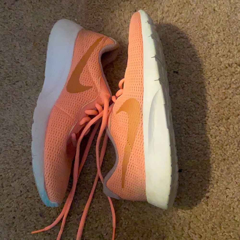 Nike GS Size 7Y Pink Shows